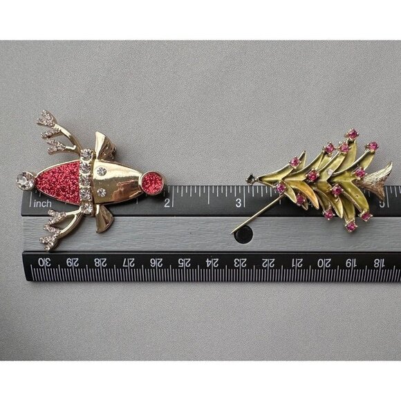 Vintage 60s Signed OPIM GOLDTONE Christmas Tree & Reindeer Rhinestone Pin Brooch - Picture 2 of 6